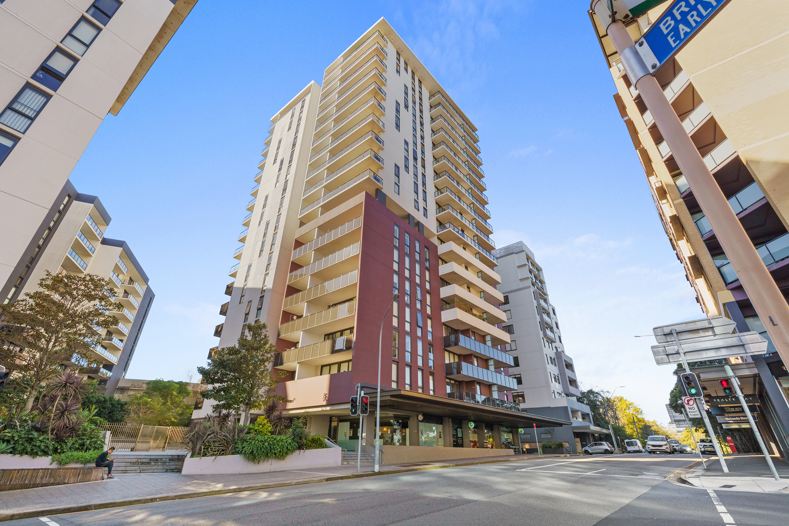 605/458 Forest Road